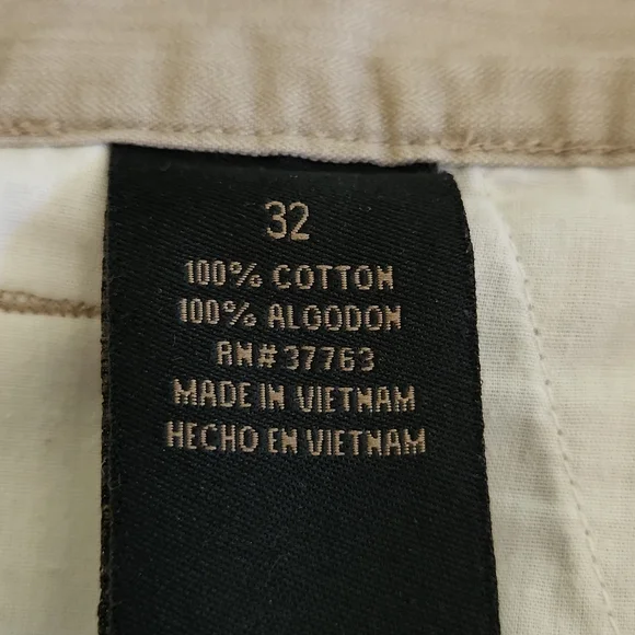 Axist Men's Sz32, Khaki Color, 2 Snap, 2 Button, 2 Front Pockets, Belt Loops - Picture 8 of 9